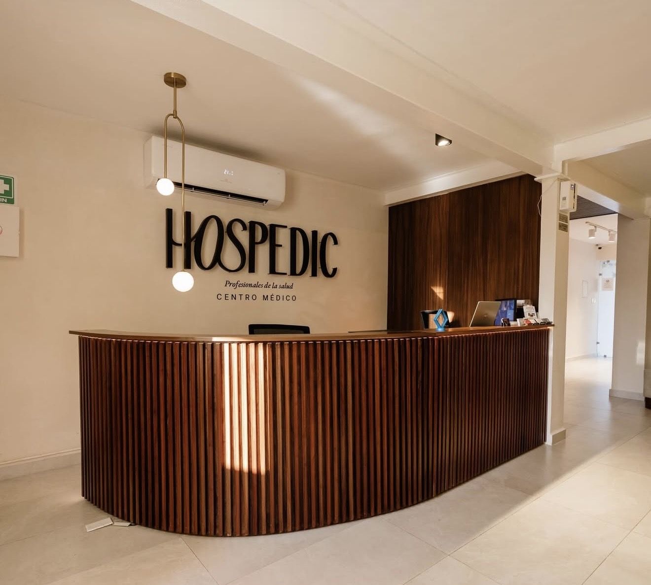 Recepción del centro médico Hospedic en Mérida